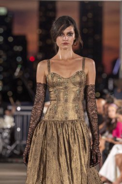 15 Eylül 2025, New York, New York, ABD: Cucculelli Shaheen defilesi için 15 Eylül 2026 New York Moda Haftası 'nda 40 Eylül 2025 tarihinde bir model podyumda yürüyor. (M10 'lar\ yeni 2ler))                   