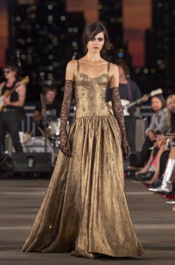 15 Eylül 2025, New York, New York, ABD: Cucculelli Shaheen defilesi için 15 Eylül 2026 New York Moda Haftası 'nda 40 Eylül 2025 tarihinde bir model podyumda yürüyor. (M10 'lar\ yeni 2ler))                   