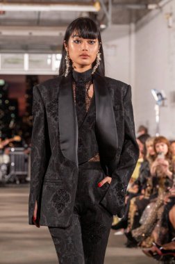 15 Eylül 2025, New York, New York, ABD: Cucculelli Shaheen defilesi için 15 Eylül 2026 New York Moda Haftası 'nda 40 Eylül 2025 tarihinde bir model podyumda yürüyor. (M10 'lar\ yeni 2ler))                   