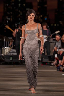 15 Eylül 2025, New York, New York, ABD: Cucculelli Shaheen defilesi için 15 Eylül 2026 New York Moda Haftası 'nda 40 Eylül 2025 tarihinde bir model podyumda yürüyor. (M10 'lar\ yeni 2ler))                   