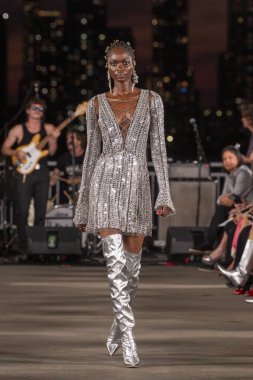 15 Eylül 2025, New York, New York, ABD: Cucculelli Shaheen defilesi için 15 Eylül 2026 New York Moda Haftası 'nda 40 Eylül 2025 tarihinde bir model podyumda yürüyor. (M10 'lar\ yeni 2ler))                   