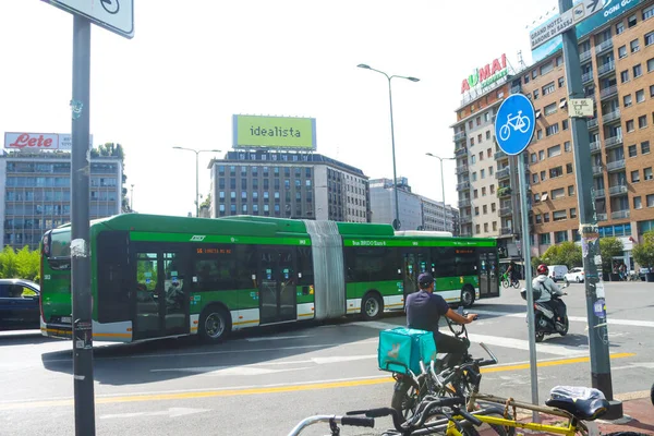 Milan (İtalya), 16 Eylül 2025 - Corso Buenos Aires - Corso Buenos Aires, dükkan, kulüp ve 