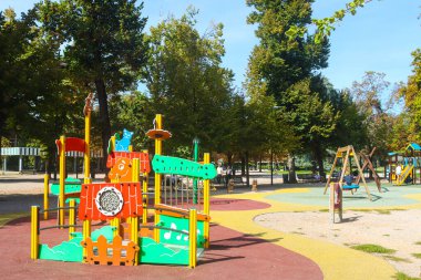 Milan (İtalya), 17 Eylül 2025 - Indro Montanelli Halk Bahçeleri / Planetaryum / Doğal Tarih Müzesi - Indro Montanelli Gardens Milano 'nun ilk kamu parkı. (Edson de souza 2nci bölüm))                   