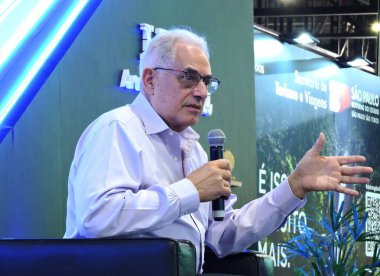 Sao Paulo (SP), 09 / 16 / 2025 - CNN muhabiri William Waack, Expo Center Norte 'de düzenlenen ekipman, sistem ve konukseverlik fuarı Equipotel' in açılışına katılıyor. (Leandro Chemalle\ Yeni 2))      