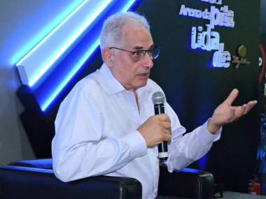 Sao Paulo (SP), 09 / 16 / 2025 - CNN muhabiri William Waack, Expo Center Norte 'de düzenlenen ekipman, sistem ve konukseverlik fuarı Equipotel' in açılışına katılıyor. (Leandro Chemalle\ Yeni 2))      