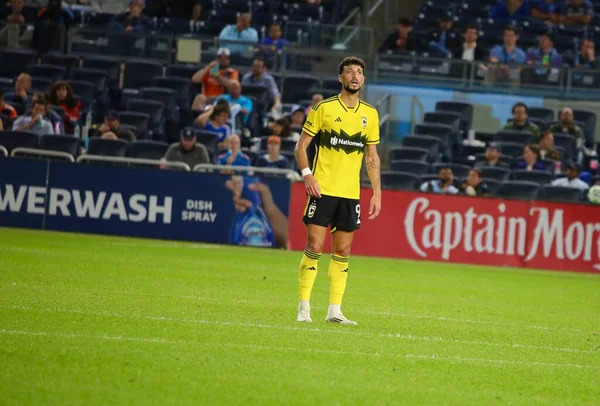 17 Eylül 2025, New York, ABD: Kolomb Ekibi 'nden Wessam Abou Ali (# 9), NYCFC ve Columbus Ekibi arasında oynanan maçta takım arkadaşlarıyla gol attı ve golünü attı. (niyi fote\ theenews2)