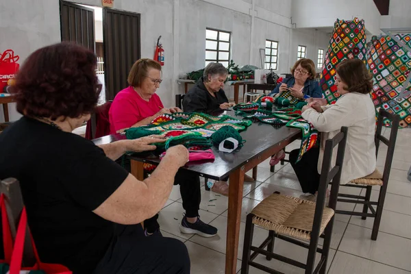 Rodeio (SC), 09 / 17 / 2025 - Christmas / Crochet Tree / SC - 12 binden biraz fazla nüfusa sahip Santa Catarina 'daki Rodeio kenti Brezilya' nın en büyük Noel ağacını hazırlıyor. (Richard ferrari.) (2nci bölüm))    