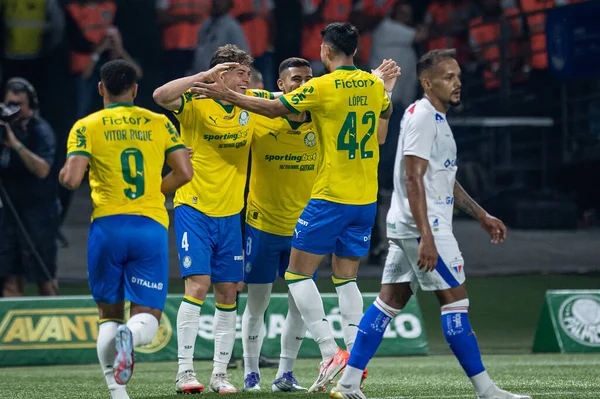 Sao Paulo (SP), 09 / 20 / 2025 - Andreas Pereira, Brezilya Futbol Şampiyonası 'nın 24. turu için Palmeiras ve Fortaleza arasındaki maçtaki golünü 20 Eylül 2025 Cumartesi gecesi kutluyor.