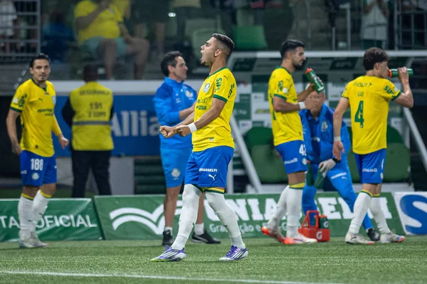 Sao Paulo (SP), 09 / 20 / 2025 - Andreas Pereira, Brezilya Futbol Şampiyonası 'nın 24. turu için Palmeiras ve Fortaleza arasındaki maçtaki golünü 20 Eylül 2025 Cumartesi gecesi kutluyor.