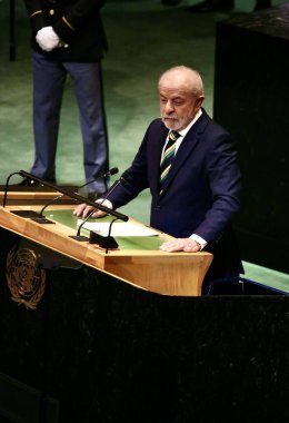 23 Eylül 2025, New York, ABD: Brezilya Cumhurbaşkanı Luiz Inacio Lula da Silva, New York 'taki BM genel merkezinde gerçekleşen UNGA 80 Genel Kurul Toplantısında konuşma yaptı (niyi fote / thews2)