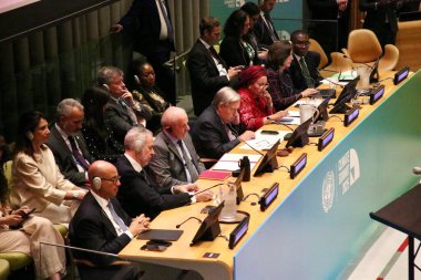 24 Eylül 2025, New York, ABD: (C-R) Brezilya Cumhurbaşkanı Luiz Inacio Lula da Silva, Antonio Guterres, BM Genel Sekreteri Devlet ve Hükümet Başkanları Özel İklim Zirvesi 'nin (niyi fote / thews2)