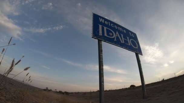 Tijd Lapse Beelden Van Het Idaho State Welkom Teken Interstate — Stockvideo