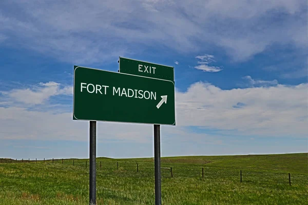 Wegweiser Richtung Fort Madison — Stockfoto