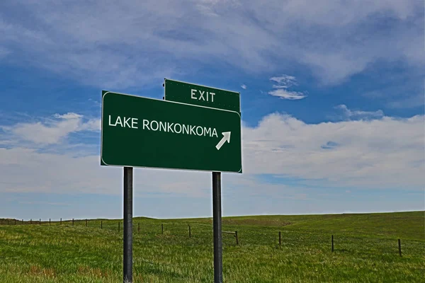Lake Ronkonkoma Green Board Auf Dem Hintergrund Des Himmels — Stockfoto