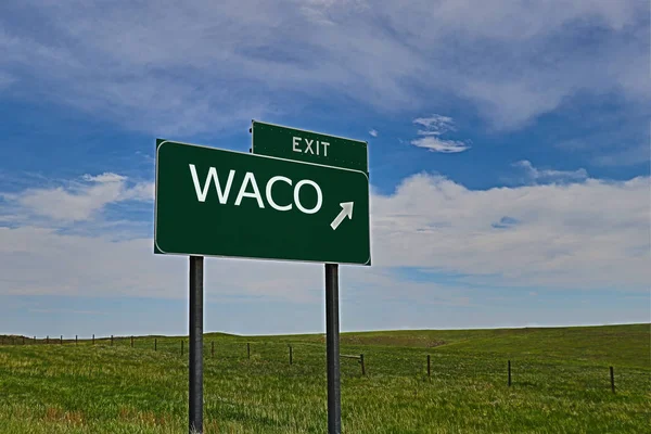 WACO Gökyüzü Arkaplanı Üzerine Yeşil Tahta