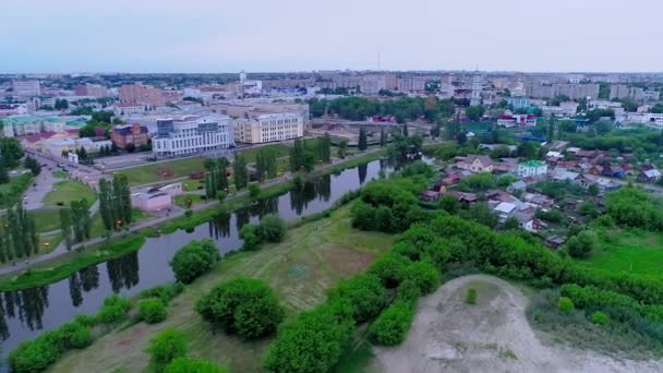 Ortodoxní mužské monostyr s zvonicí. Aero video fotografování 05 — Stock video