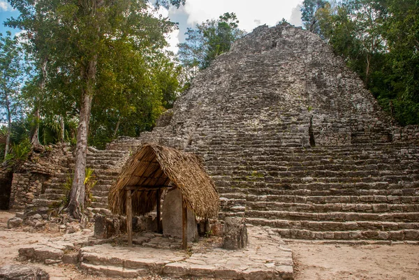 Uma Das Impressionantes Pirâmides Pedra Coba Ruínas Antiga Cidade Maia — Fotografia de Stock