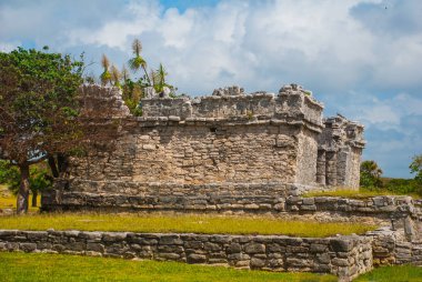 Tulum, Meksika, Yucatan'da Maya harabelerini. Tulum inşa ve Maya yaşadığı son şehirlerinden biriydi.
