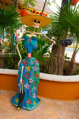Tulum, Quintana Roo, Meksika: Katrina selfies, fotoğrafları alır ölüm tanrıçası heykelleri. Ölülerin günü ana karakteri.