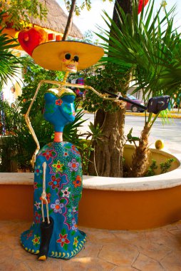 Tulum, Quintana Roo, Meksika: Katrina selfies, fotoğrafları alır ölüm tanrıçası heykelleri. Ölülerin günü ana karakteri.