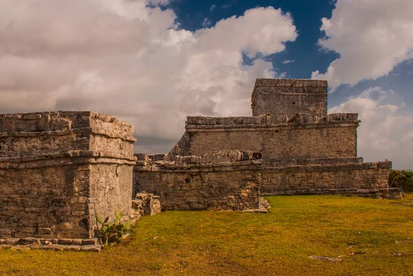 Mayan Ruins Tulum Mexico Ruins Were Built Tall Cliffs Caribbean — Stock Photo, Image