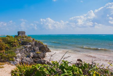 Tanrı of rüzgarlar Temple turkuaz Karayip Denizi üzerinde. Antik Maya harabelerini Tulum, Meksika, Yucatan'da.