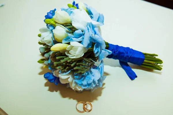 링입니다 파란색과 꽃다발의 빈티지 — 스톡 사진
