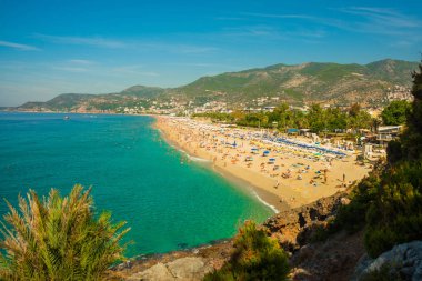 Güzel bir plaj Kleopatra Plajı, eğlence için turistler arasında popüler. Alanya, Antalya bölgesinde, Türkiye, Asya