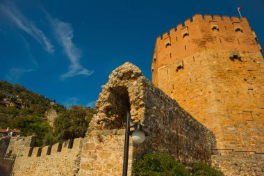Kızıl Kule kule. Kızıl kule şehrin eski Alanya, Antalya bölge Türkiye'nin Asya topraklarında ünlü bir dönüm noktası olduğunu
