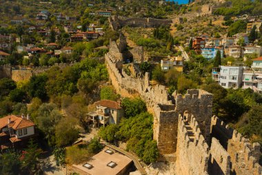 Alanya Kalesi surlarının bir görünümle manzara. Alanya Yarımadası, Antalya bölgesinde, Türkiye, Asya.