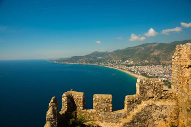 Alanya Kalesi: deniz mavi üstten görünüm. Alanya Yarımadası, Antalya bölgesinde, Türkiye, Asya