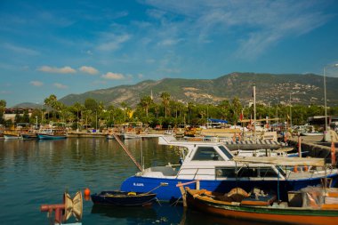 Alanya Yarımadası, Antalya bölgesi, Türkiye, gemi ve deniz araçları ile Asia.Port