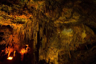 Damlatash taş doku mağara. Alanya, Antalya bölgesi, Türkiye