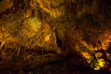 Damlatash taş doku mağara. Alanya, Antalya bölgesi, Türkiye