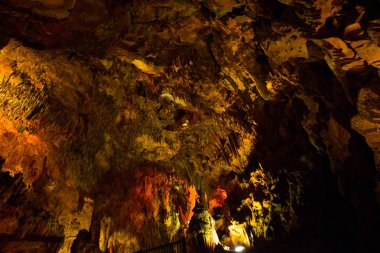 Damlatash taş doku mağara. Alanya, Antalya bölgesi, Türkiye