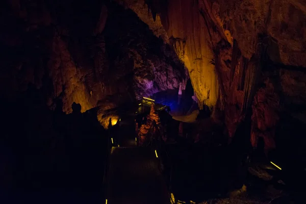 Caverna Dim Textura Pedra Lago Subterrâneo Azul Dentro Caverna Alanya — Fotografia de Stock