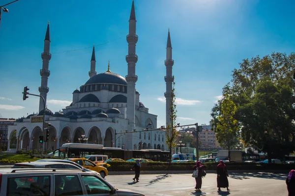 Müslüman Camii Mavi Gökyüzü Arka Plan Üzerinde Ankara Türkiye Nin — Stok fotoğraf