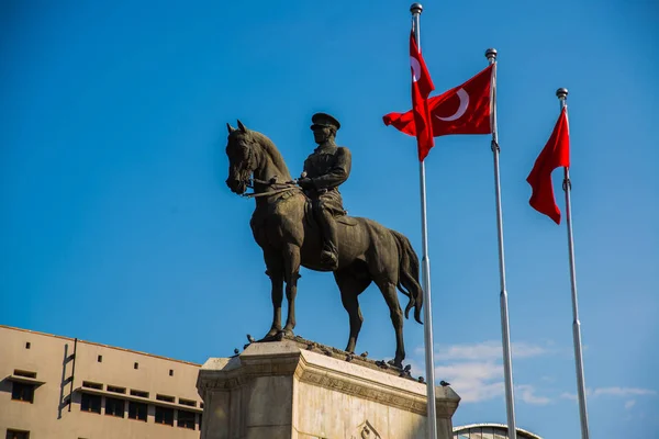 Ankara Turquia Monumento Ataturk Centro Cidade Ulus Quadrado Mostrado Ulus — Fotografia de Stock