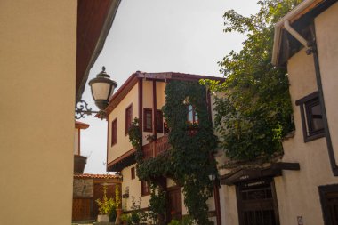 Ankara, Türkiye: geleneksel Türk evleri. Türkiye'nin başkentinin merkezinde sokak