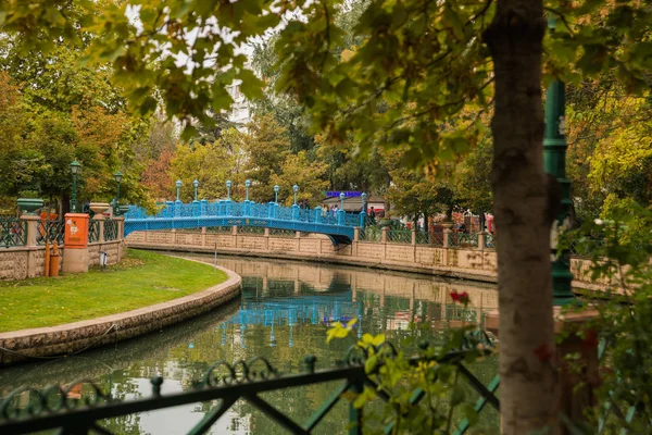 Eskisehir Turquía Hermoso Puente Azul Vista Del Río Porsuk Eskisehir — Foto de Stock