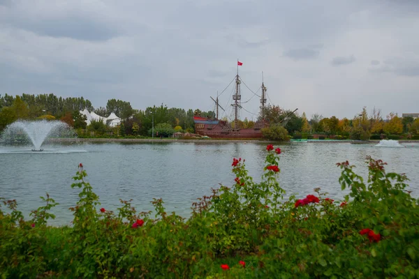 Eskisehir Turkey Beautiful Pirate Ship Pond Sazova Park Science Art — Stock Photo, Image