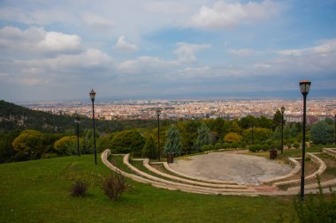 Eskişehir: Eskişehir şehir Türkiye'nin havadan görünümü. Eskişehir Anadolu Merkezi modern bir şehirdir. Eskişehir Türkiye'de popüler turistik yer.
