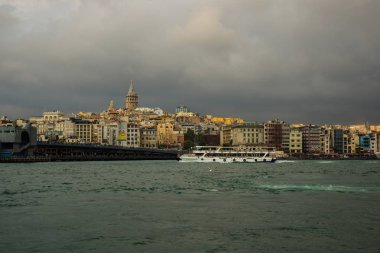 Istanbul, Türkiye: Galata Kulesi, Galata Köprüsü, Karaköy bölge ve Haliç. Turizm Istanbul şehir manzarası.