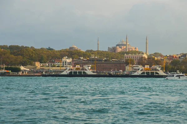 Стамбул Турция Вид Город Воды Мечети Святой Софии Туристический Пейзаж — стоковое фото