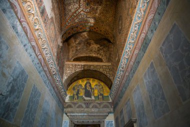 Istanbul, Türkiye: Ayasofya'nın iç. Ayasofya'nın mozaik simgesini. Bakire Meryem'in ve azizlerin - Bizans kültür.