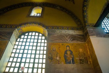 Bakire Meryem ve İsa Mesih 'in mozaiği ve Sofya kilisesi, İstanbul, Türkiye' deki diğer Azizler.