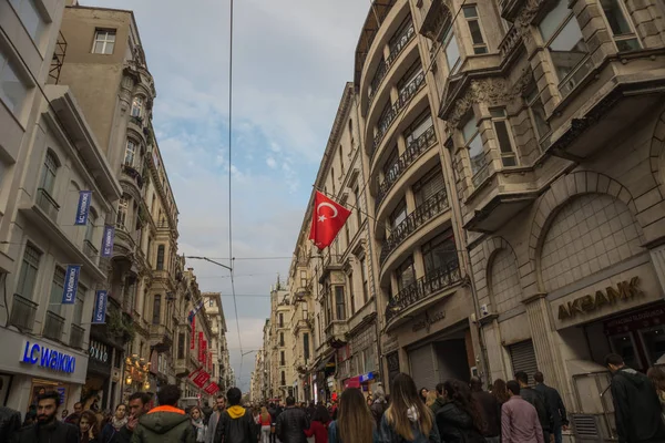 Istanbul Turkey Bendera Turki Rumah Jalan Istiklal Adalah Jalan Pejalan — Stok Foto