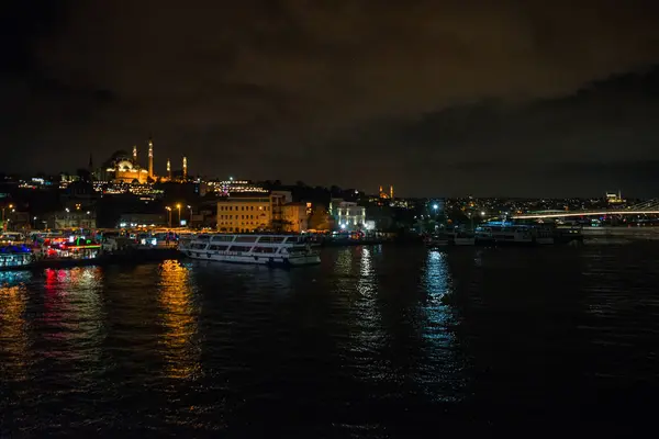 Istanbul Turchia Vista Notturna Sui Ristoranti Alla Fine Del Ponte — Foto Stock