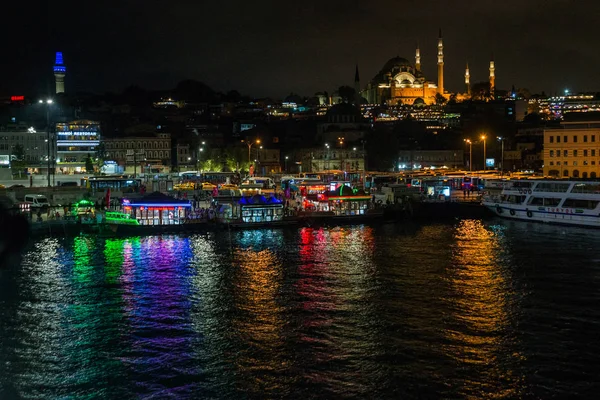 Istambul Turquia Vista Noturna Dos Restaurantes Final Ponte Galata Sultanahmet — Fotografia de Stock
