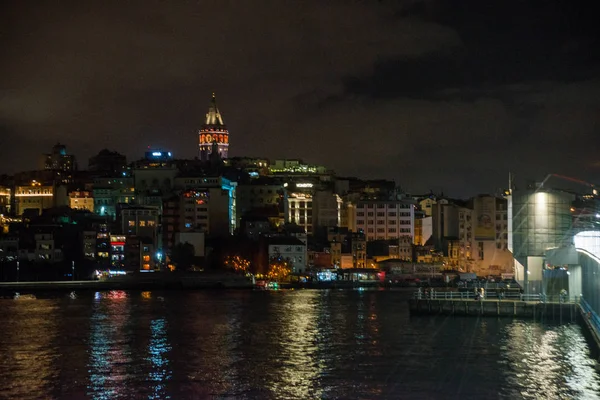 Istanbul Türkiye Gece Manzarası Ile Deniz Güzel Manzaralı Galat Köprüsü — Stok fotoğraf